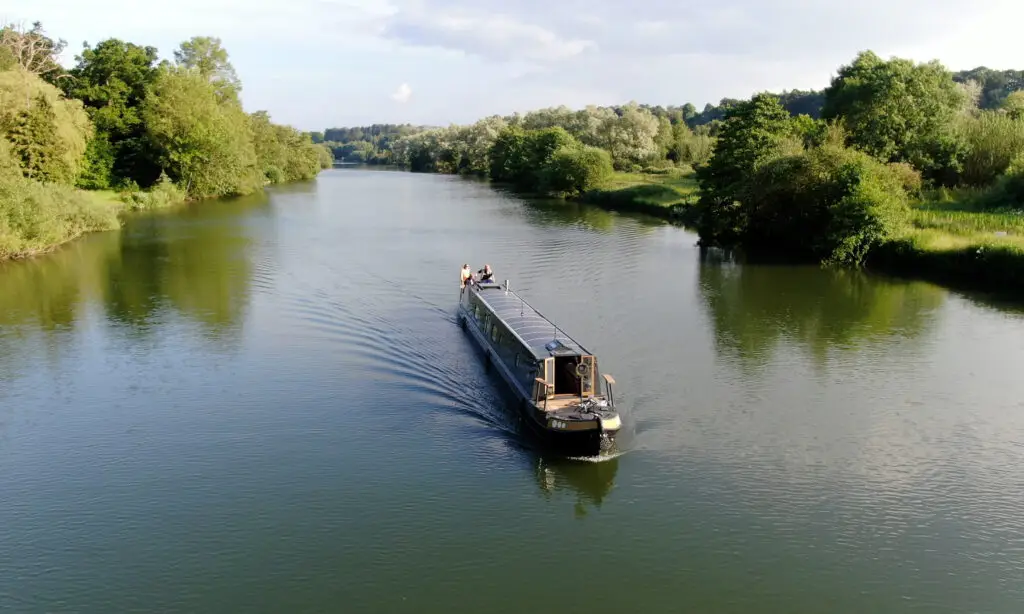 Electric motor on narrowboat